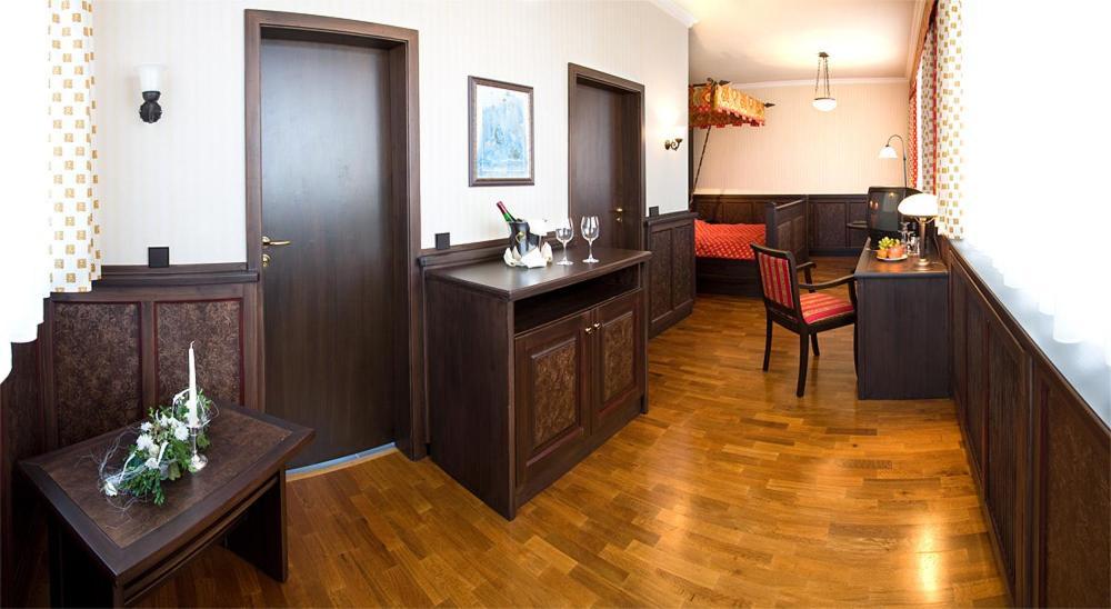 Hotel Goldener Helm Lichtenstein  Esterno foto